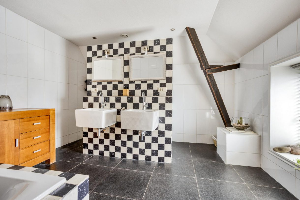 Te koop: Foto Woonhuis aan de Molenstraat 42 in Boven-Leeuwen